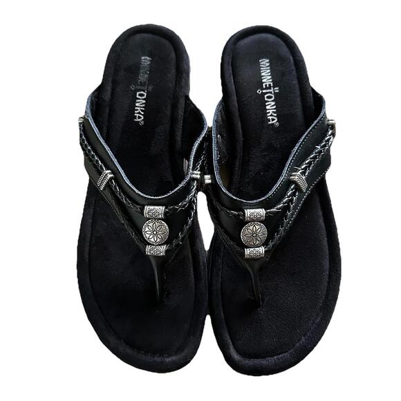 Minnetonka Women's SZ 8 Silver Accented Black Thong Sandals Flip Flops 70000 EUC - Picture 1 of 4